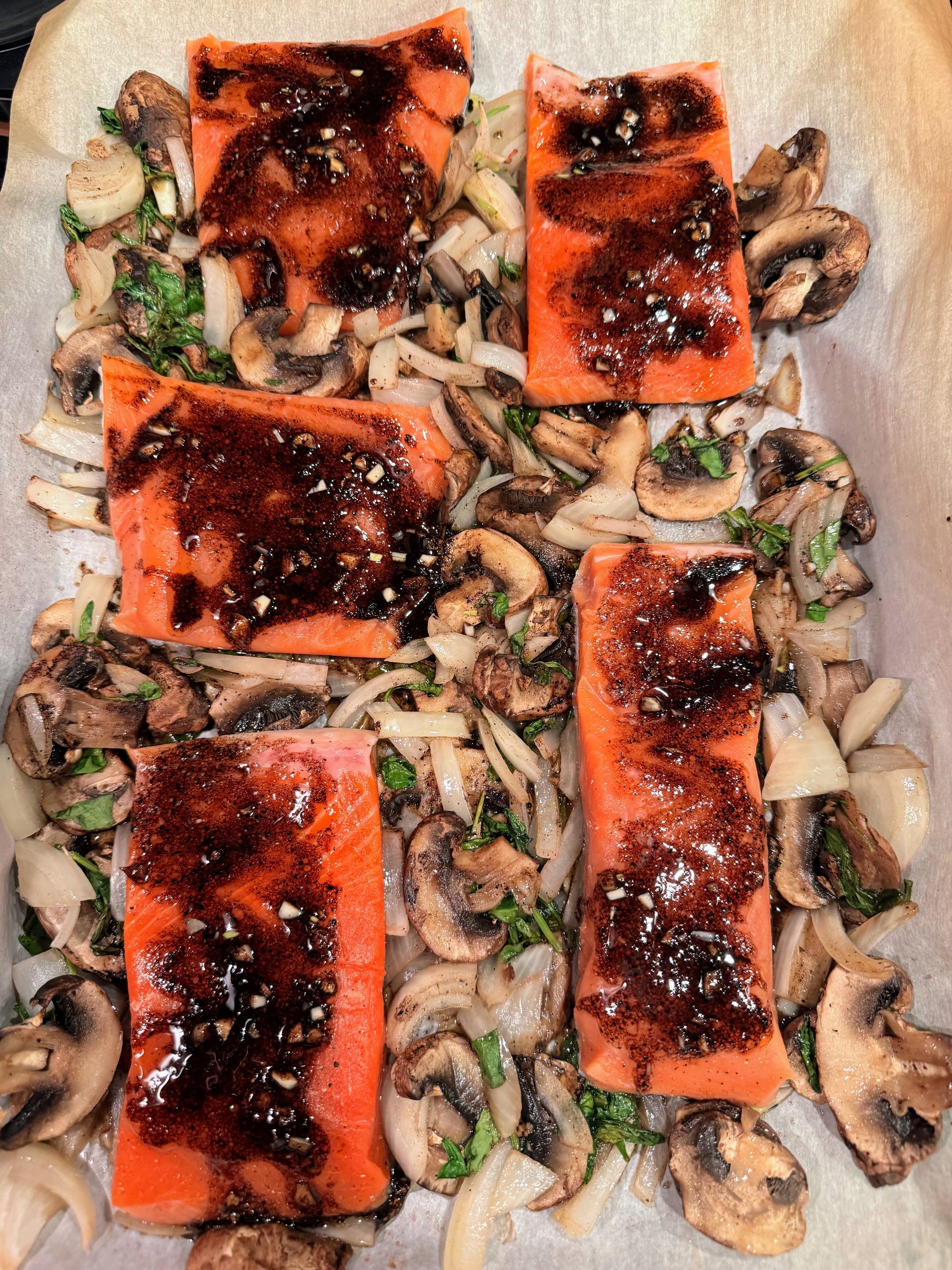 Balsamic Baked Salmon with Mushrooms and Spinach